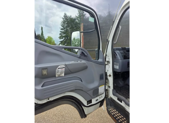 2006 Mitsubishi Fuso medium-duty truck FE 180 Deck Truck with Ferrari Crane full