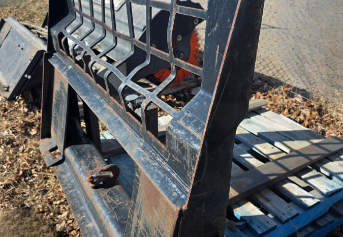 Cat, 48″ Skid Steer forks full