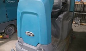 Tennant T12 Ride-On Floor Scrubber